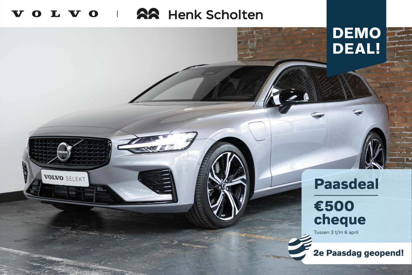 Volvo V60 - T6 Plug-in hybrid AWD Plus Dark | Panoramadak schuif-/en Kantelfunctie | 360° Parkeercamer - AutoWereld.nl
