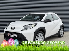 Toyota Aygo X - 1.0 VVT-i MT Play Camera/Apple/Stoelwarm/Keyless 2e Paasdag geopend van 12:00 tot 16:00 uu