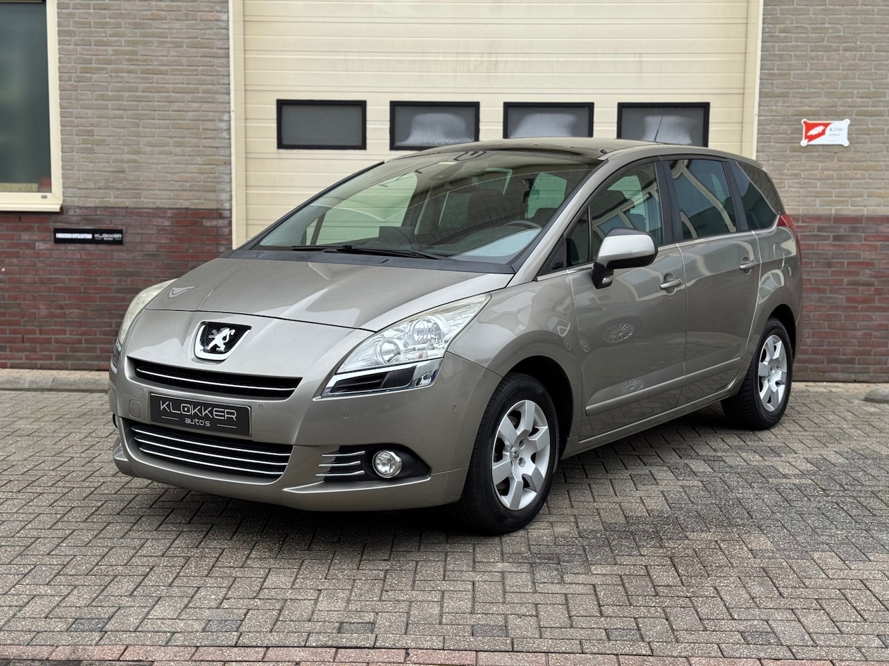 Peugeot 5008 - 1.6 THP ST 7pers. Pano Navi Clima Cruise PDC Trekhaak - AutoWereld.nl