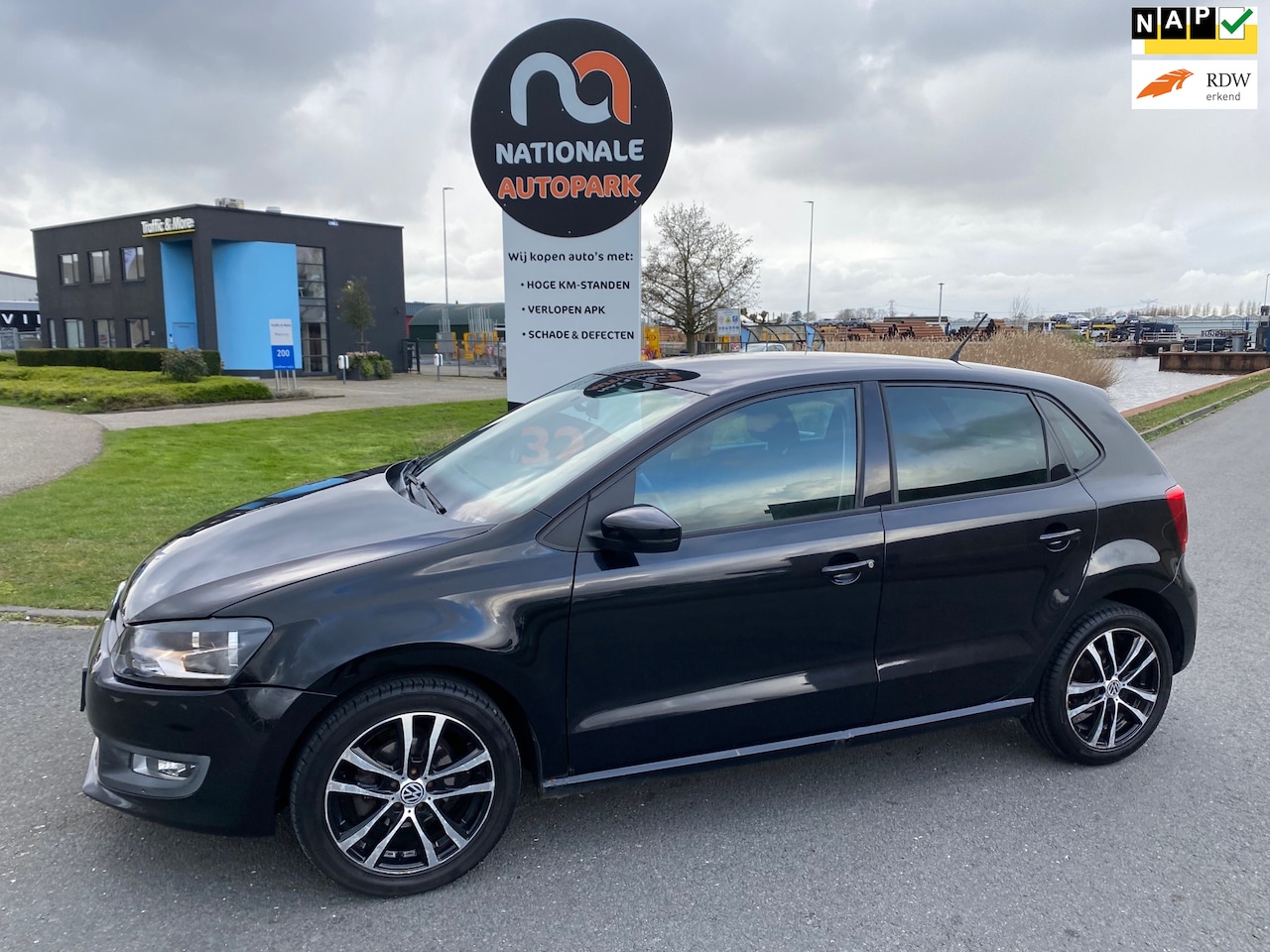 Volkswagen Polo - | 2010 | 1.4-16V Highline | Top Auto | APK - AutoWereld.nl