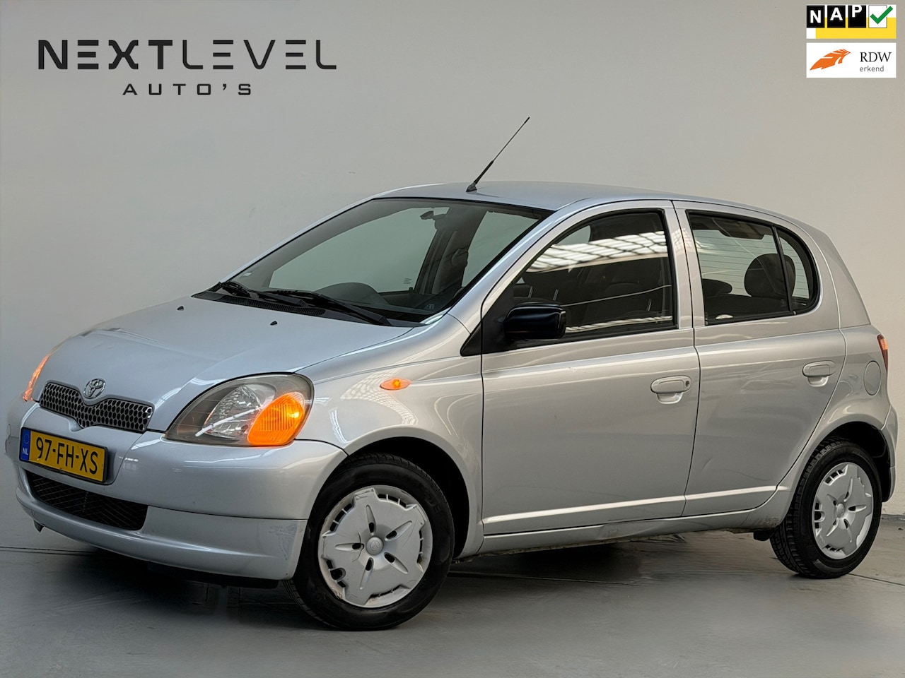 Toyota Yaris - 1.3-16V VVT-i Sol AUTOMAAT 1 Jaar APK Lage KM - AutoWereld.nl