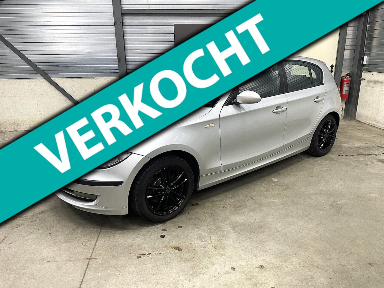 BMW 1-serie - 116i airco 6 bak zeer net MOTOR TIKT - AutoWereld.nl