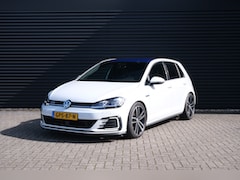 Volkswagen Golf - 1.4 TSI PHEV GTE Limited Edition Leder, Groot Navigatie, memory stoel, matrix LED