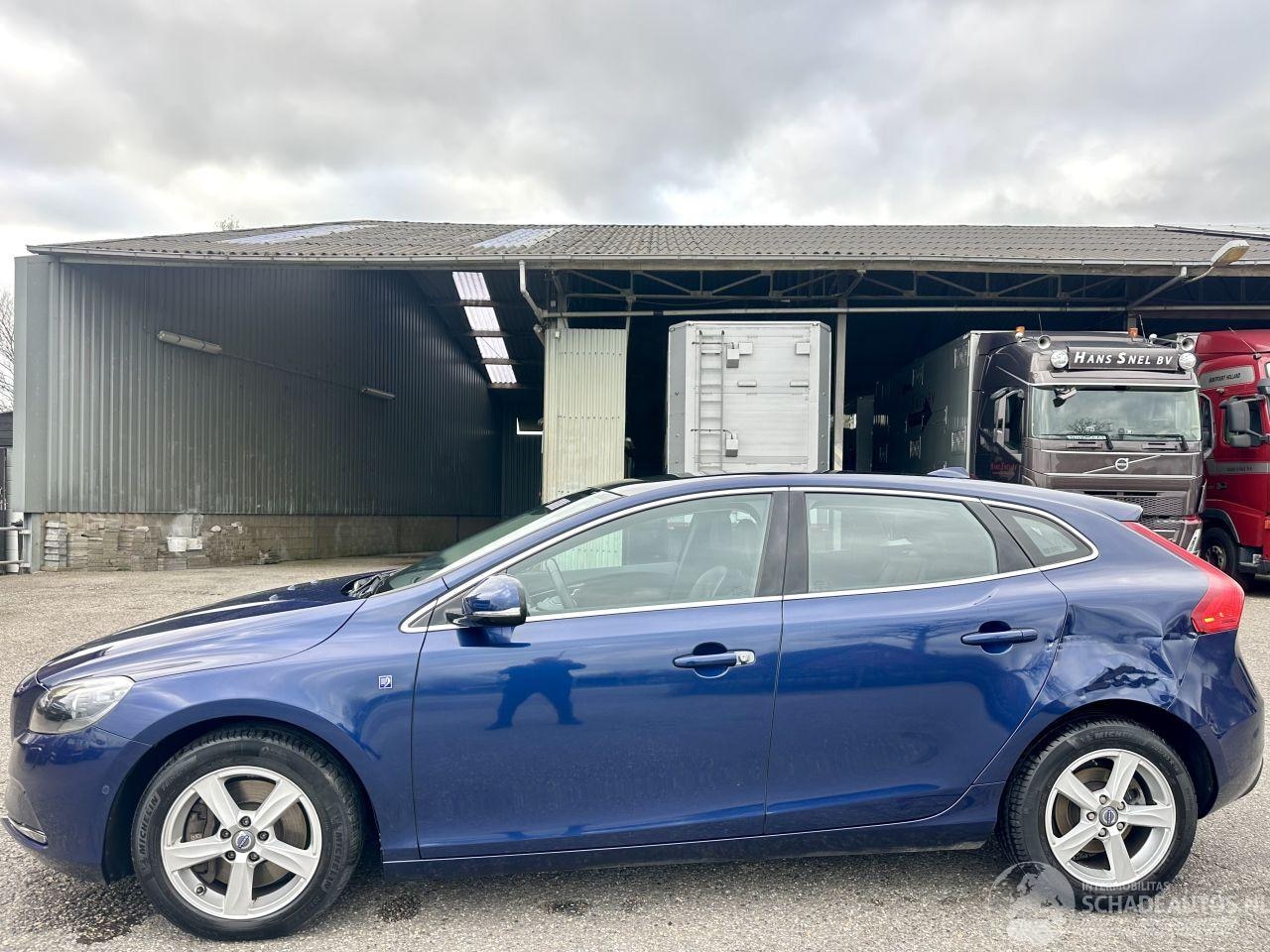 Volvo V40 - V-40 2.0 D4 Ocean Race Business - AutoWereld.nl