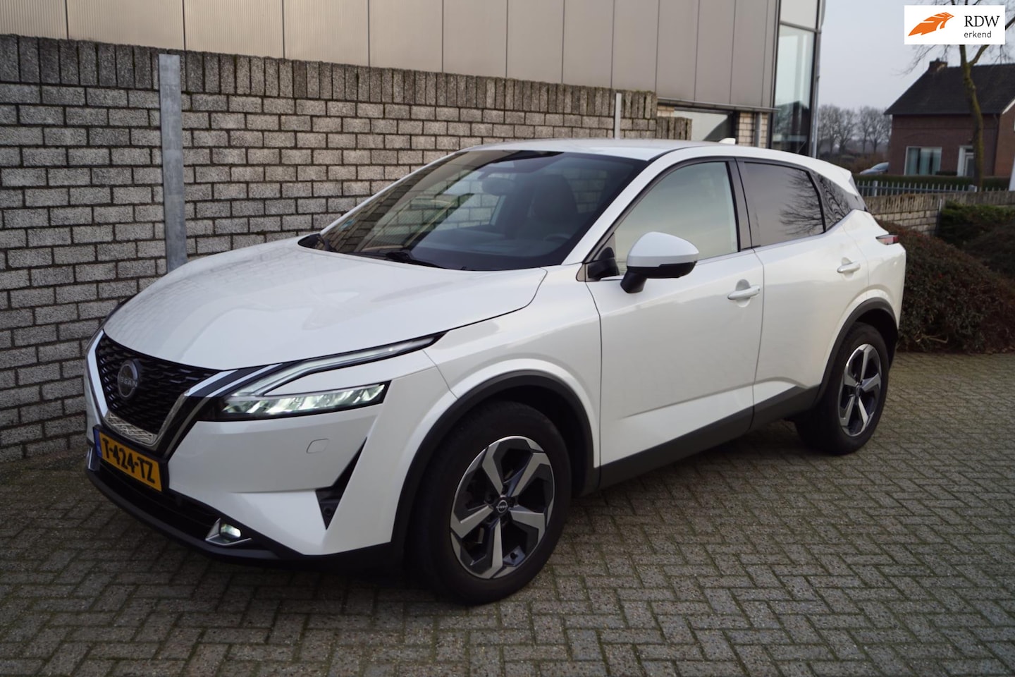 Nissan Qashqai - 1.3 MHEV Xtronic Tekna Autom Leder/Stof Sportst Stoel/Stuurverw Navi Camera Clima Head-Up - AutoWereld.nl