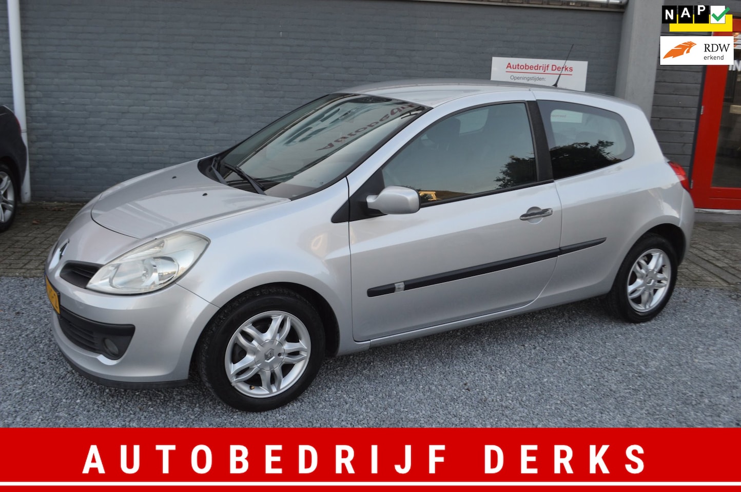 Renault Clio - 1.2-16V Collection Airco Stuurbekrachtiging Jaar APK - AutoWereld.nl