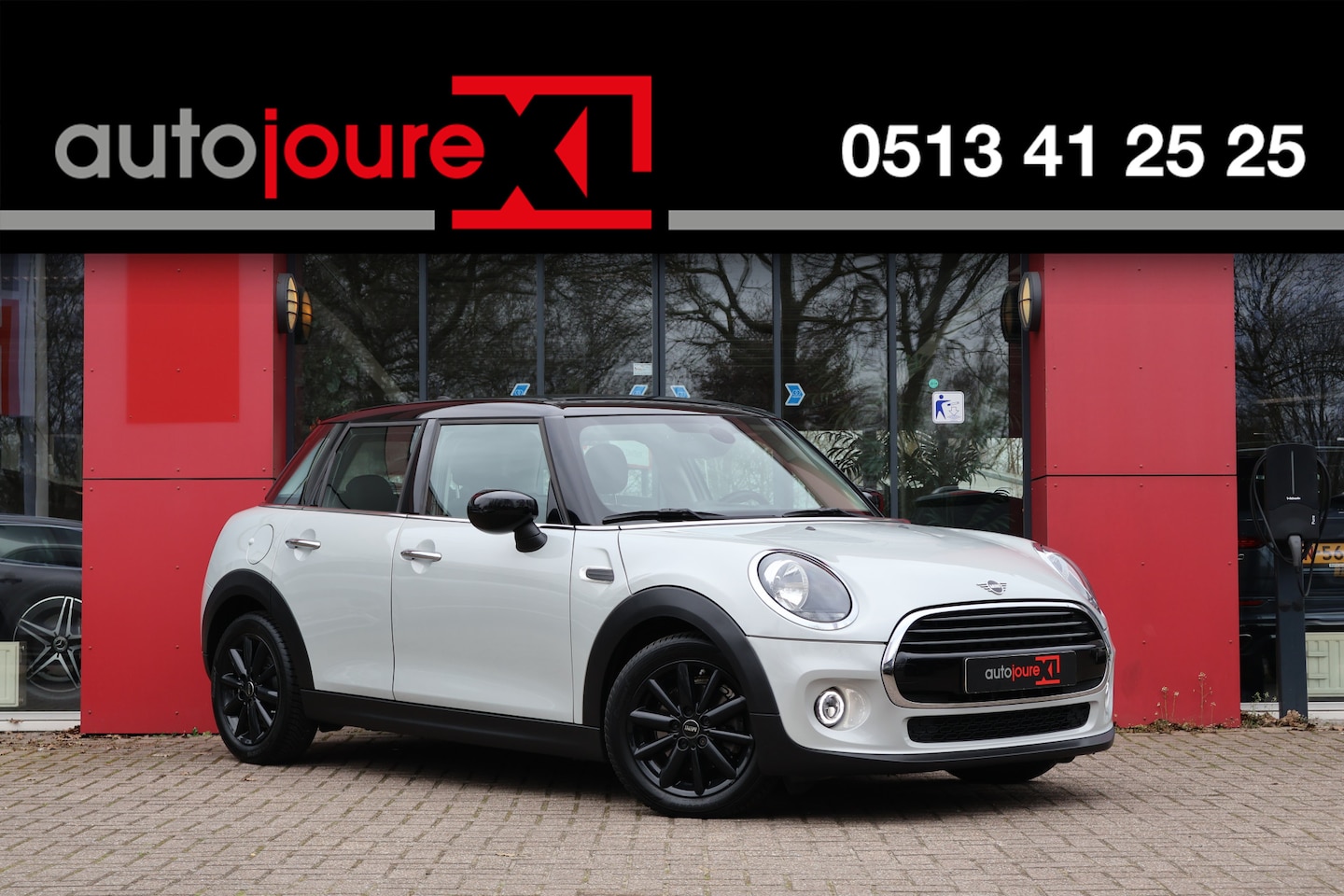 MINI Cooper - Mini 1.5 Business Edition | Origineel NL | Two-Tone lak | Cruise Control | Navigatie | - AutoWereld.nl