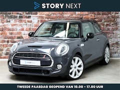 MINI Cooper S - Hatchback Serious Business 3 deurs / Navigatiesysteem Professional / Panoramadak / Harman