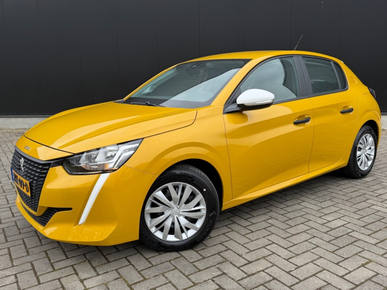 Peugeot 208 - 1.2 PURETECH COLORLINE-SPECIAL / NW DISTRIBUTIE / NW BANDEN - AutoWereld.nl