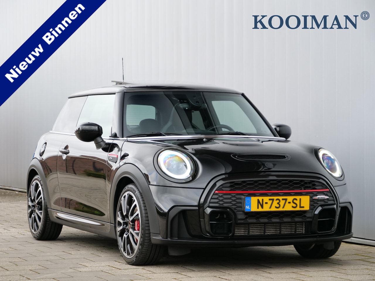 MINI John Cooper Works - Mini 2.0 Essential 232 Pk Automaat Navi / DAB / Camera / Apple Carplay / Pano-dak / Harman - AutoWereld.nl