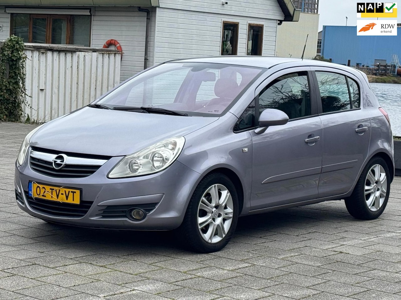 Opel Corsa - 1.4-16V Cosmo 1.4-16V Cosmo,airco, parkeersensoren, km nap,aluminium velgen - AutoWereld.nl