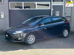 Ford Focus - 1.6 EcoBoost Titanium NL auto stoelverw parkeerh N.A.P