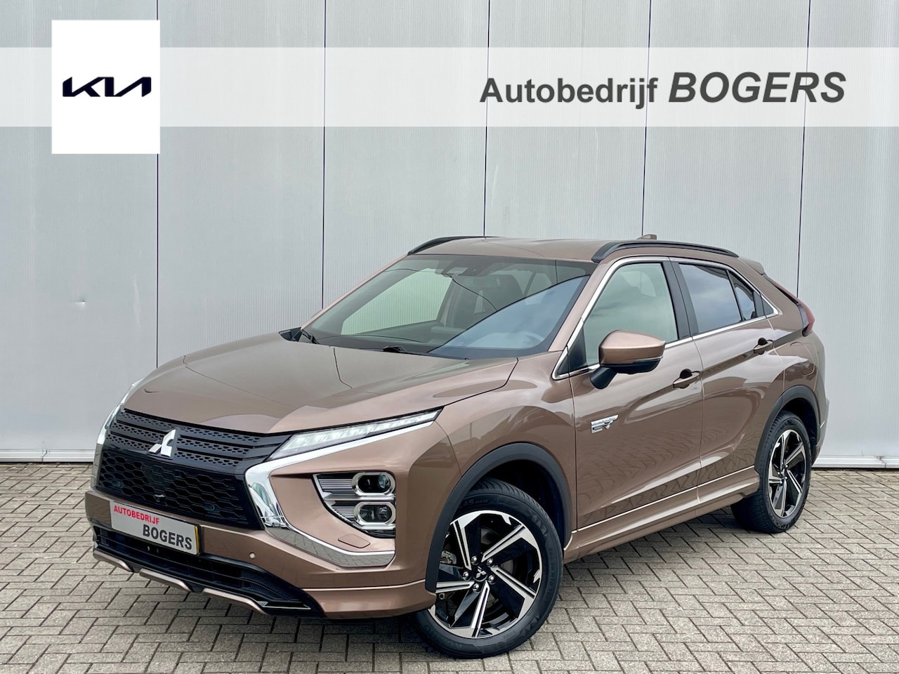 Mitsubishi Eclipse Cross - 2.4 PHEV Black Edition Navigatie, Climate Control, Cruise Control, Afn.Trekhaak, Stoel/Stu - AutoWereld.nl