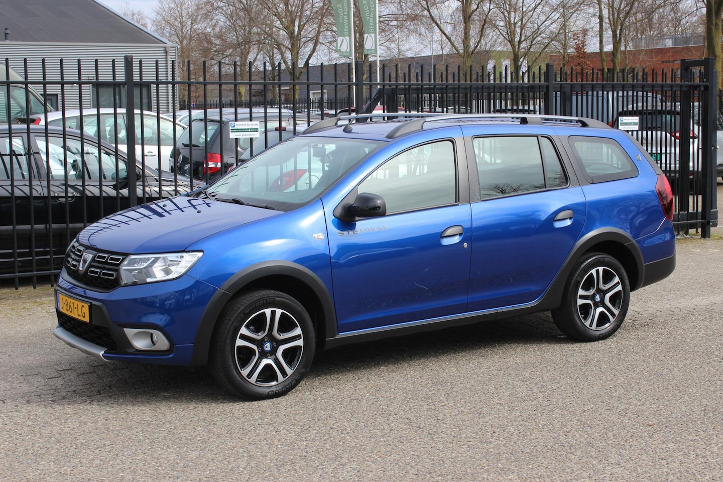 Dacia Logan MCV - 1.0 TCe Bi-Fuel Stepway Serie Limitee 15th Anniv. 1.0 TCe Bi-Fuel Stepway Serie Limitee 15th Anniv. - AutoWereld.nl