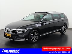 Volkswagen Passat Variant - 1.4 TSI PHEV GTE | Panoramadak | Digital Cockpit | Trekhaak | Zondag Open