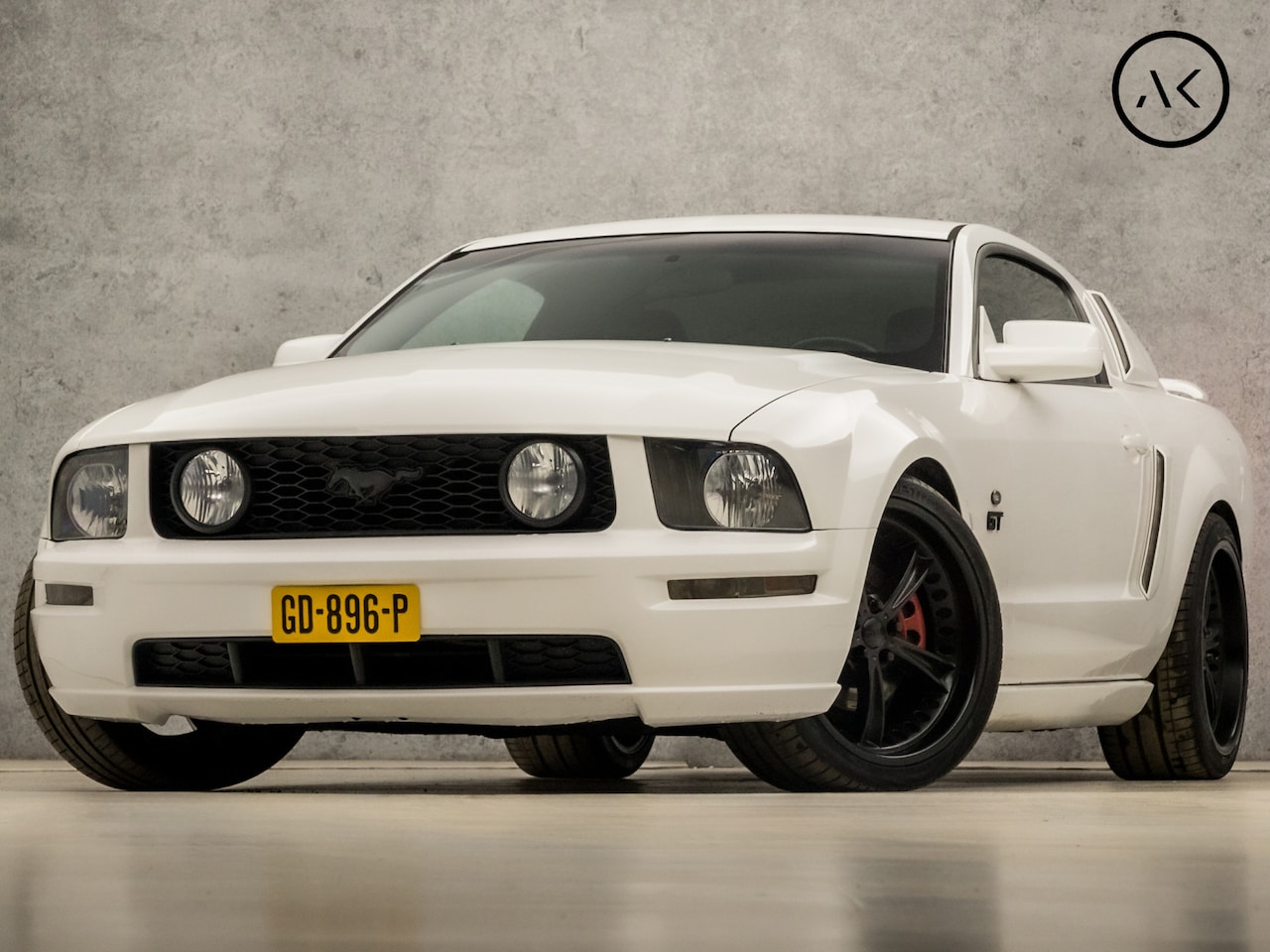 Ford Mustang - USA 4.6 V8 GT 305Pk Automaat (YOUNGTIMER, NAVIGATIE, CAMERA, LEDER, SPORTSTOELEN, CRUISE, - AutoWereld.nl