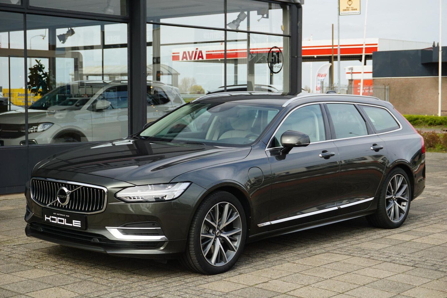 Volvo V90 - 2.0 T8 AWD Inscription | PANO | trekhaak | stoelkoeling | CarPlay - AutoWereld.nl