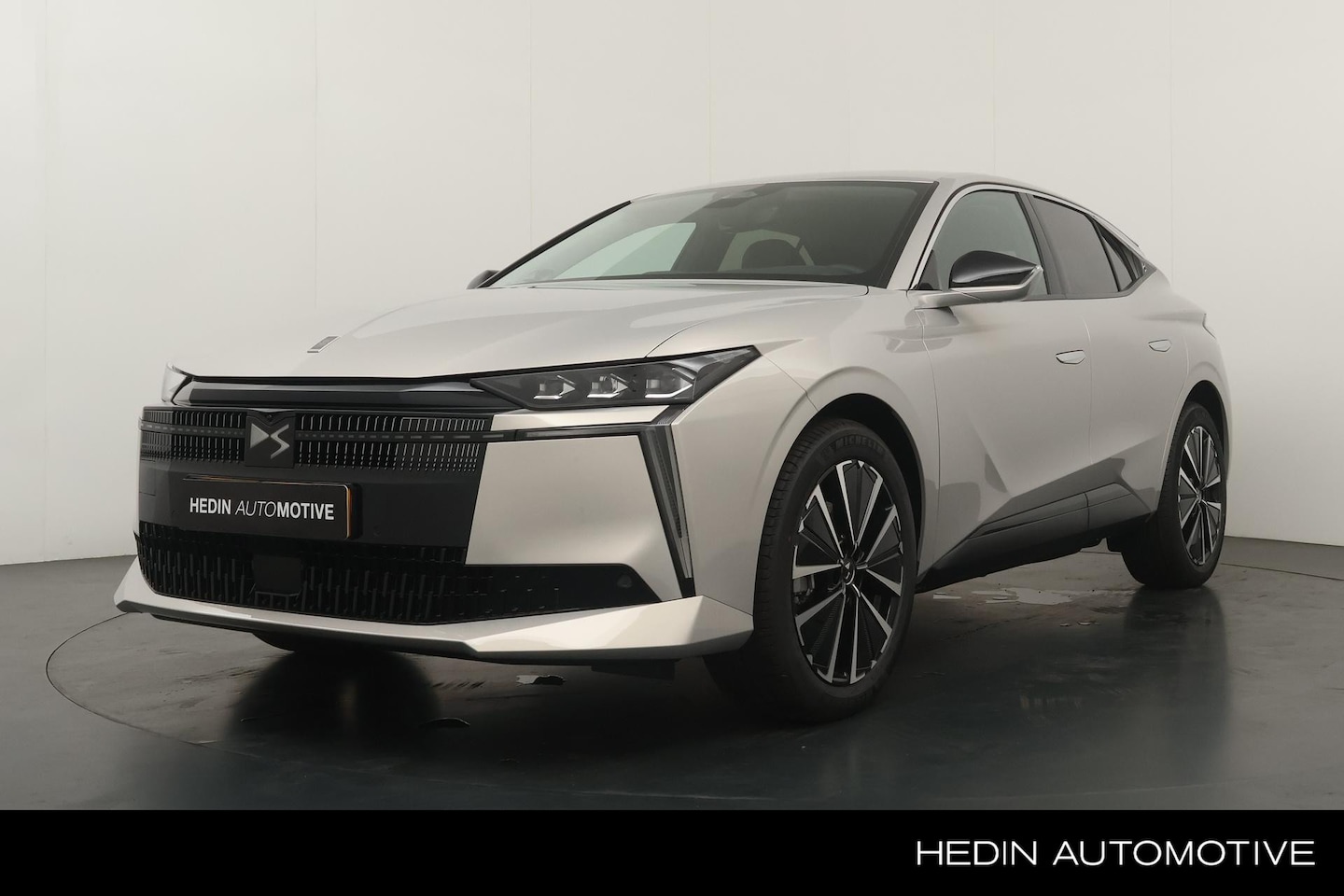 DS No 4 - E-Tense Etoile Absolute Comfort Pack 58.3 kWh | Camera | Alcantara | Navigatie | 19" LM Ve - AutoWereld.nl