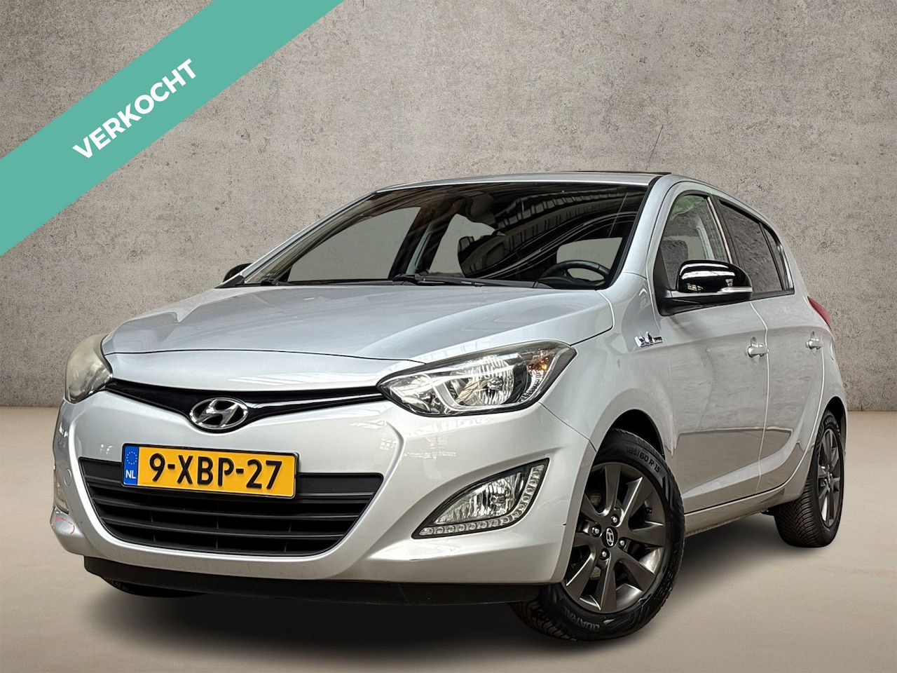 Hyundai i20 - 1.2i Sport Deluxe (SCHUIFDAK, APPLE CARPLAY, AIRCO, LEDER, PARKEERSENSOREN, SPORTSTOELEN, - AutoWereld.nl