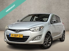 Hyundai i20 - 1.2i Sport Deluxe (SCHUIFDAK, APPLE CARPLAY, AIRCO, LEDER, PARKEERSENSOREN, SPORTSTOELEN,
