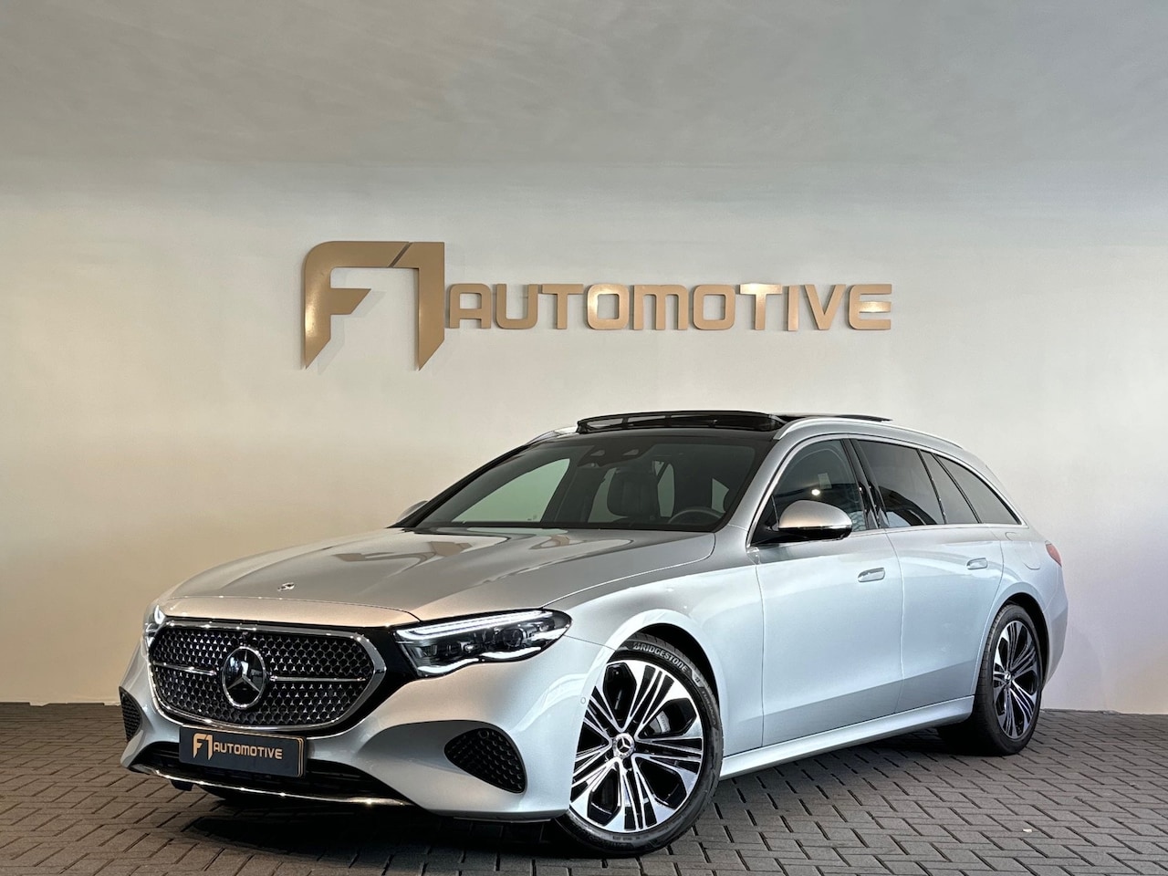 Mercedes-Benz E-klasse Estate - 300 e Luxury Line Pano|Memory - AutoWereld.nl