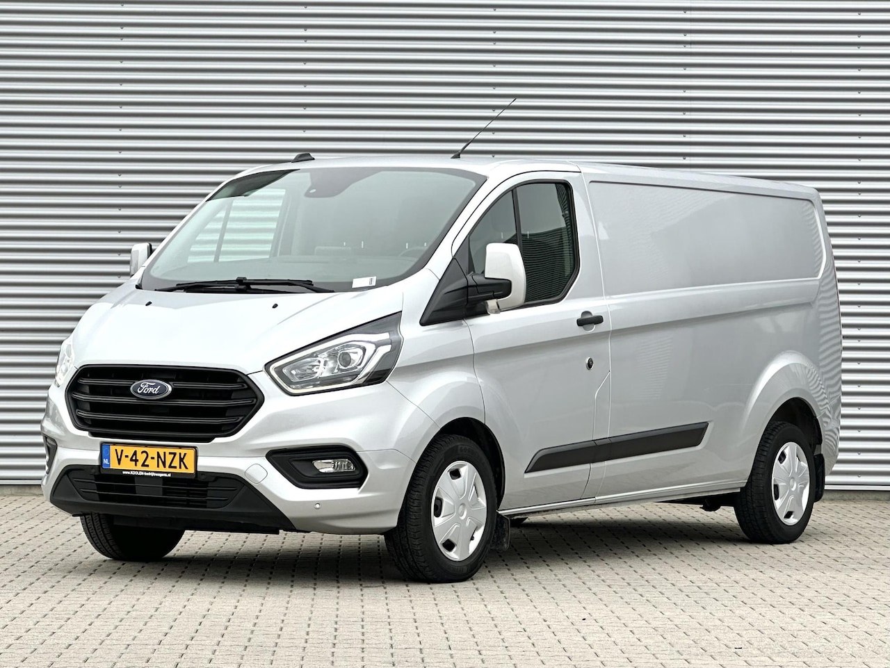 Ford Transit Custom - 320 2.0 TDCI L2 Trend automaat|navi|trekhaak - AutoWereld.nl