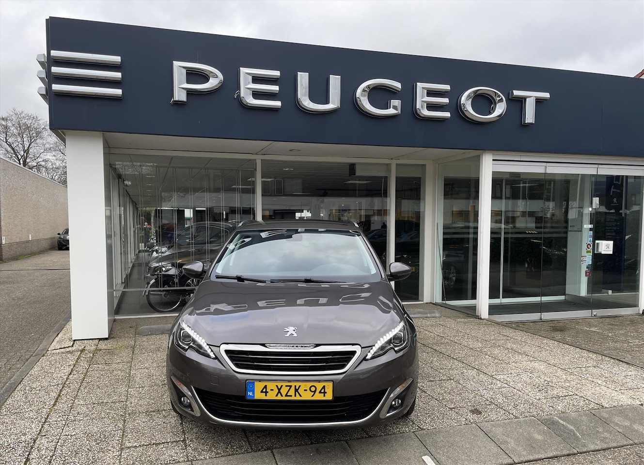 Peugeot 308 SW - 1.2 e-THP 130pk - AutoWereld.nl