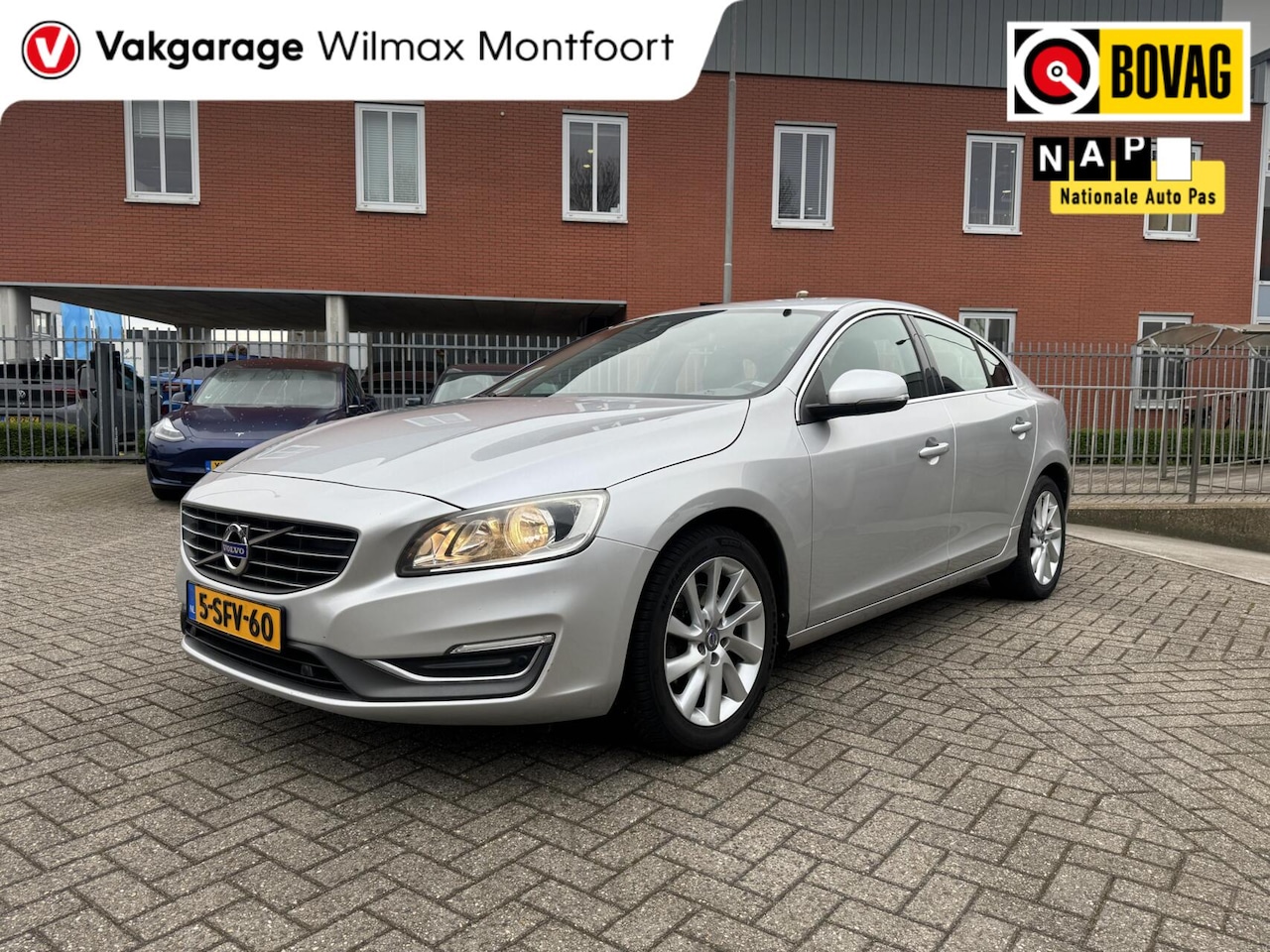 Volvo S60 - 1.6 D2 Summum|Leder|Stoelverwarming|Automaat| - AutoWereld.nl