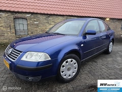 Volkswagen Passat - 1.6 Trendline