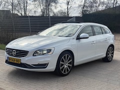 Volvo V60 - 2.4 D6 AWD Plug-In Hybrid Summum AUTOMAAT BOM VOLL