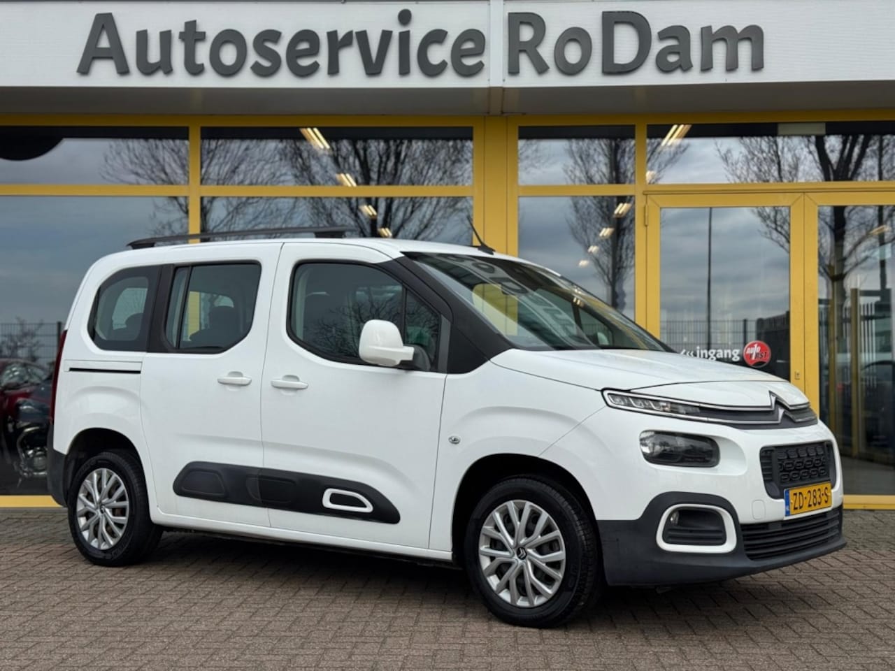 Citroën Berlingo - 1.2 PureTech Feel | 7 Pers. - AutoWereld.nl