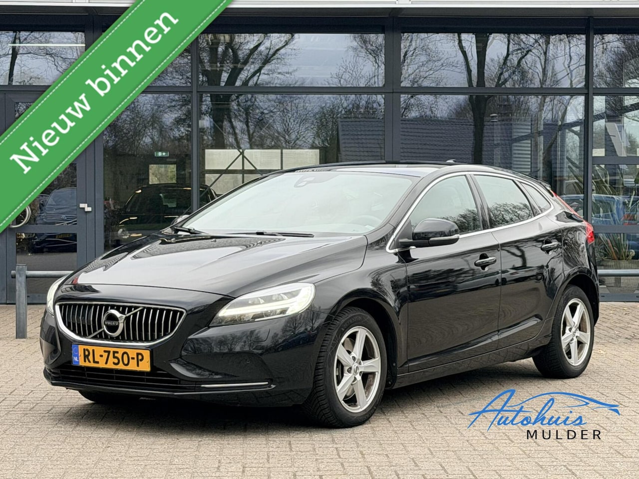 Volvo V40 - 1.5 T2 Nordic+ | Automaat | Pano | Leer |Cruise |Led | Camera - AutoWereld.nl