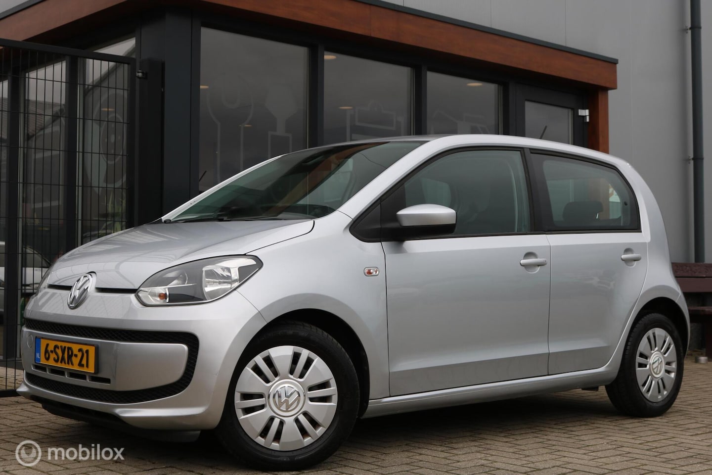 Volkswagen Up! - 1.0 move up! BlueMotion | NAVI | 5drs | AIRCO - AutoWereld.nl