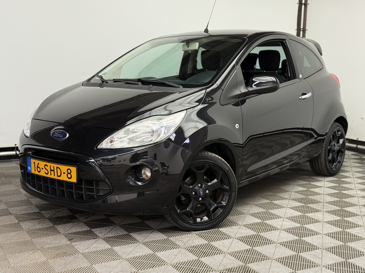 Ford Ka - 1.2 Metal start/stop Airco LM16" NL Auto - AutoWereld.nl