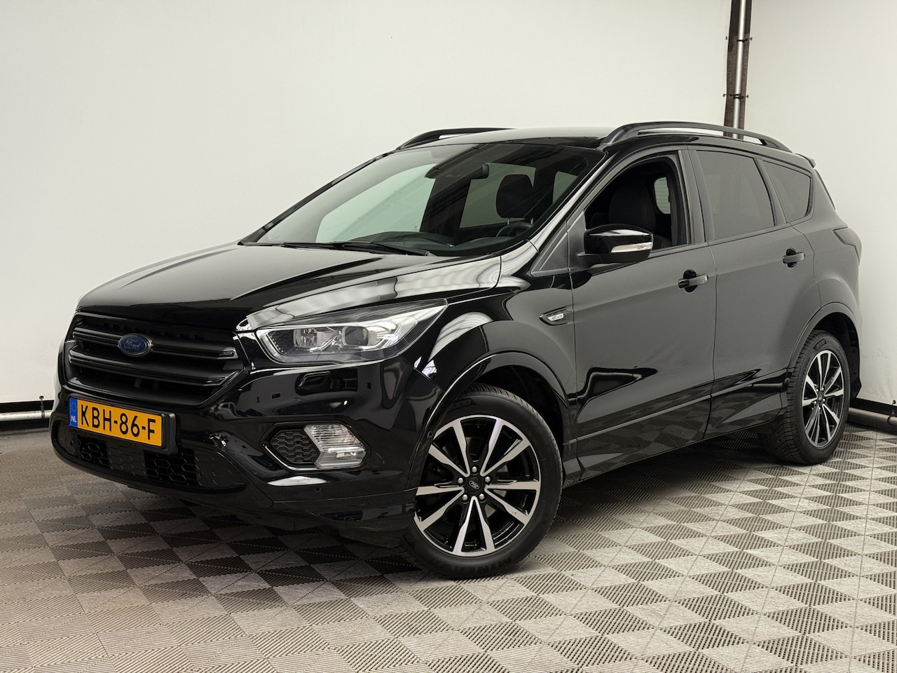 Ford Kuga - 1.5 EcoBoost ST Line AWD Automaat Zeer Compleet - AutoWereld.nl