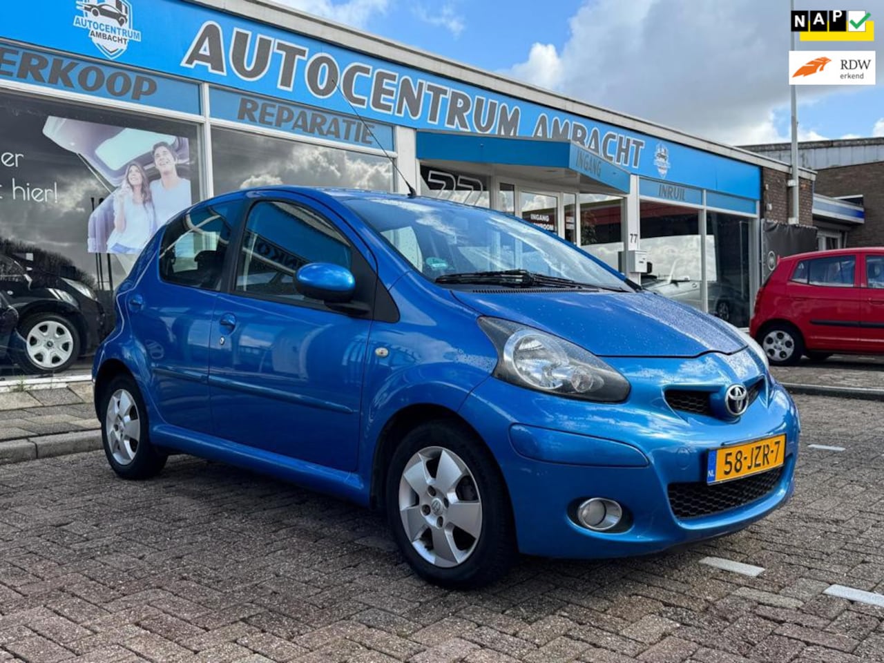 Toyota Aygo - 1.0-12V Dynamic Blue 1.0-12V Dynamic Blue - AutoWereld.nl