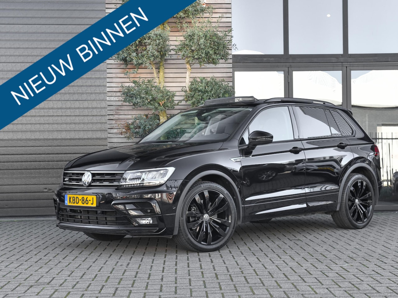 Volkswagen Tiguan - 2.0 TSI 4Motion R-Line Highline Panoramadak Leer Camera Dynaudio 20 inch Velgen - AutoWereld.nl