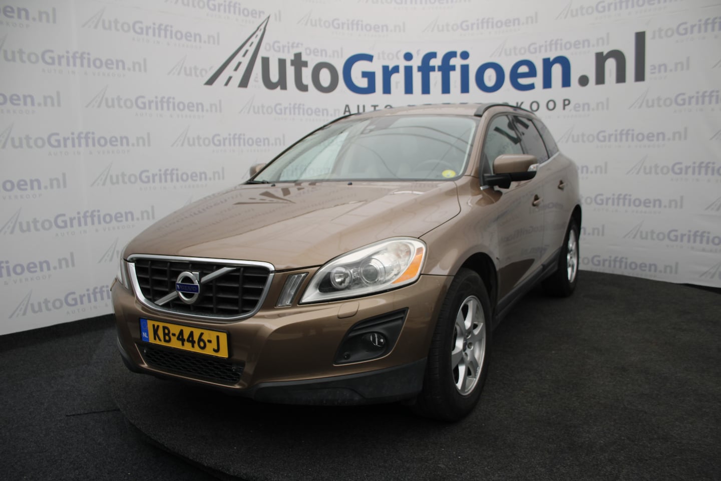 Volvo XC60 - 3.0 T6 AWD Summum keurige SUV met trekhaak - AutoWereld.nl