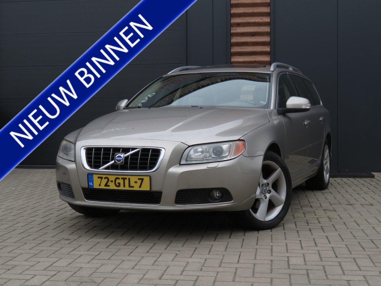 Volvo V70 - 2.0 Summum Airco Cr-Control Schuifdak Youngtimer - AutoWereld.nl