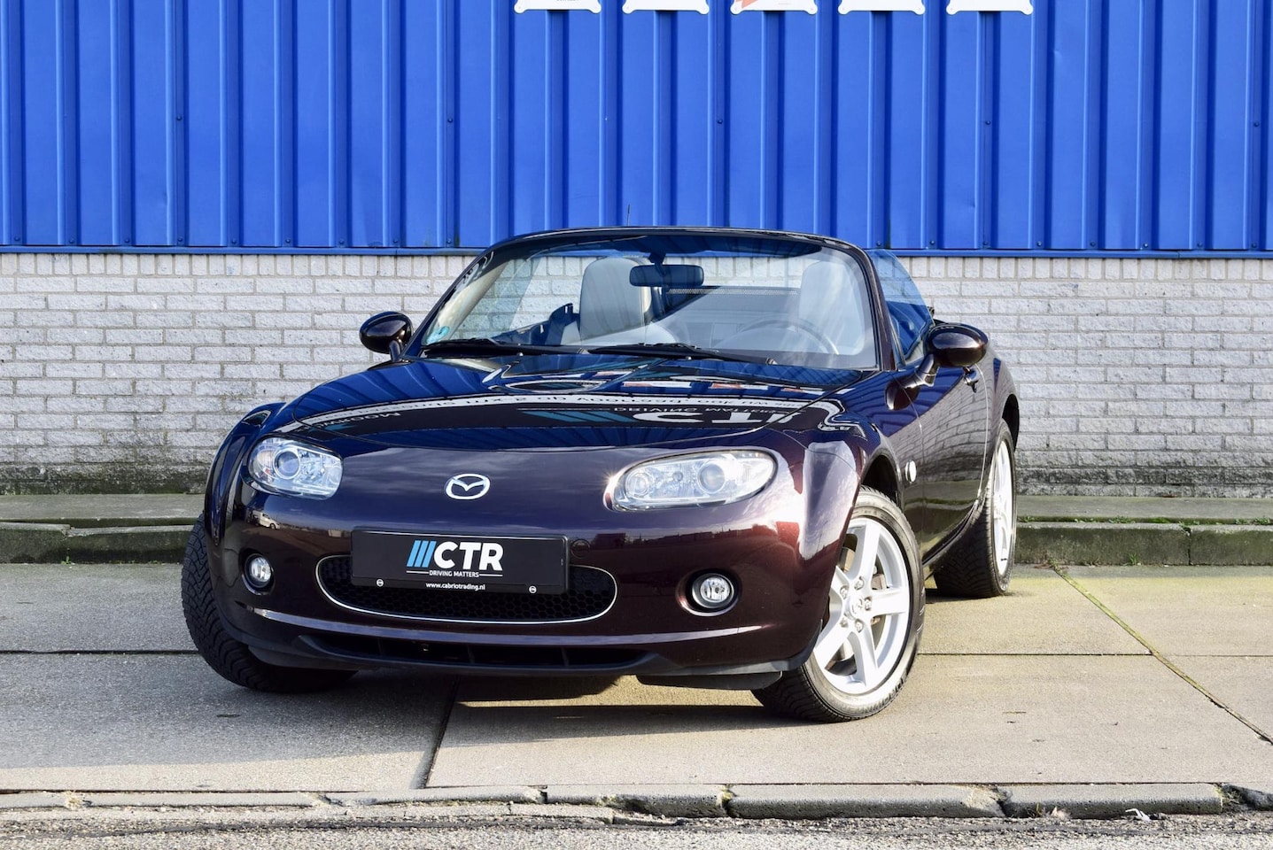 Mazda MX-5 - 1.8 Mithra Radiant Ebony - AutoWereld.nl
