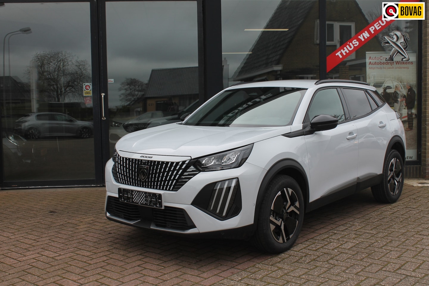 Peugeot 2008 - 1.2 Hybrid 145 Allure 2x camera/Navi/Adaptive cruise! - AutoWereld.nl