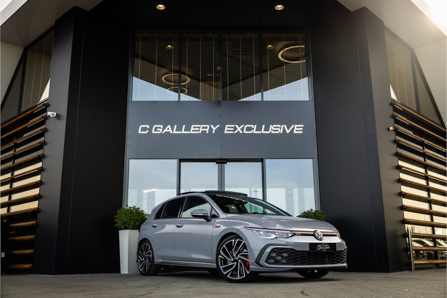 Volkswagen Golf - 2.0 TSI GTI - Milltek | Panorama | IQ Light | H&K  | DCC - AutoWereld.nl