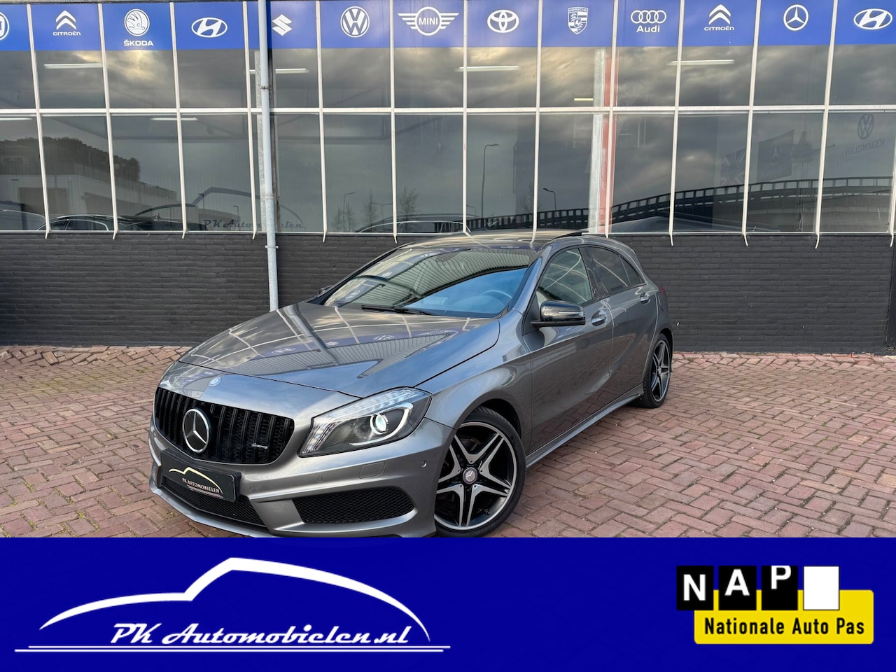 Mercedes-Benz A-klasse - 200 Prestige AMG **PANORAMADAK + CLIMA + STOELVERW** - AutoWereld.nl