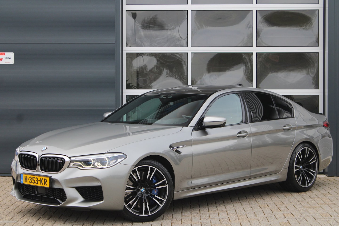 BMW M5 - 4.4 V8 600pk | B&W | 360 | Carbon| ACC | HUD | Soft Close - AutoWereld.nl