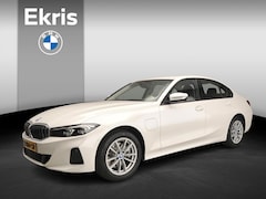 BMW 3-serie - Sedan 320e | LED | Leder | Navigatie | Sportstoelen | Clima | PDC | DAB | Alu 17 inch