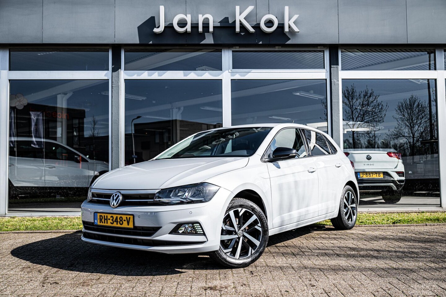 Volkswagen Polo - 1.0 TSi 95 pk Beats | Parkeersensoren | App Connect | White Silver - AutoWereld.nl