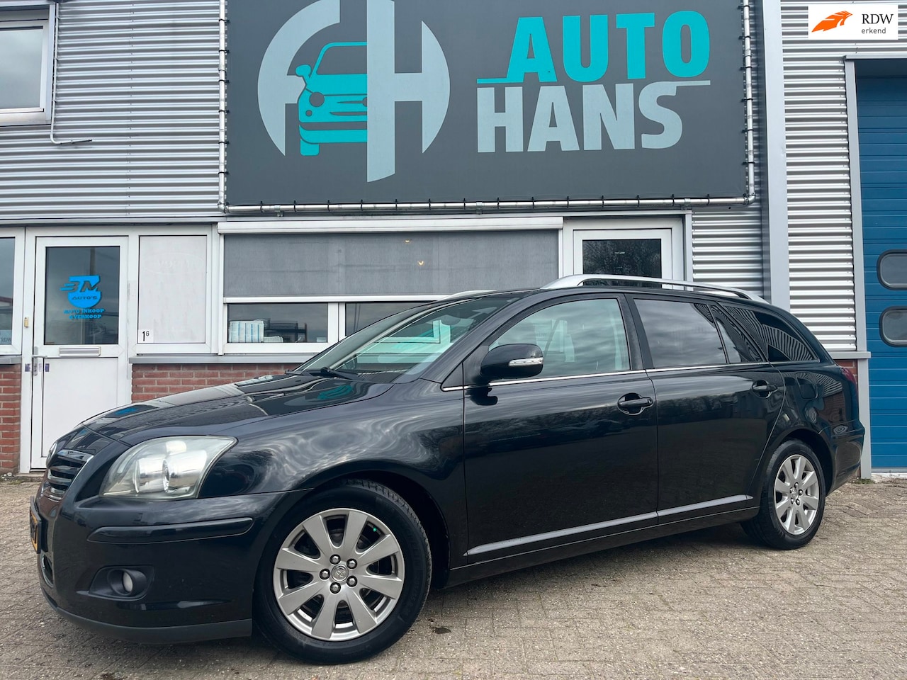 Toyota Avensis Wagon - 1.8 VVTi Luna | nieuwe APK | trekhaak - AutoWereld.nl
