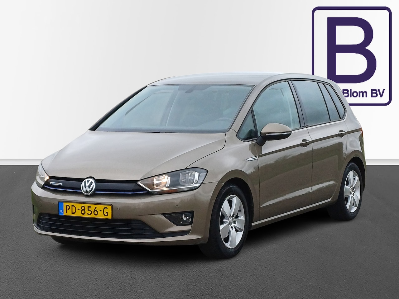 Volkswagen Golf Sportsvan - 1.0 TSI Comfortline /NL/Trekh/Clima/Navi/Carplay/Camera/Stoelverw./ - AutoWereld.nl