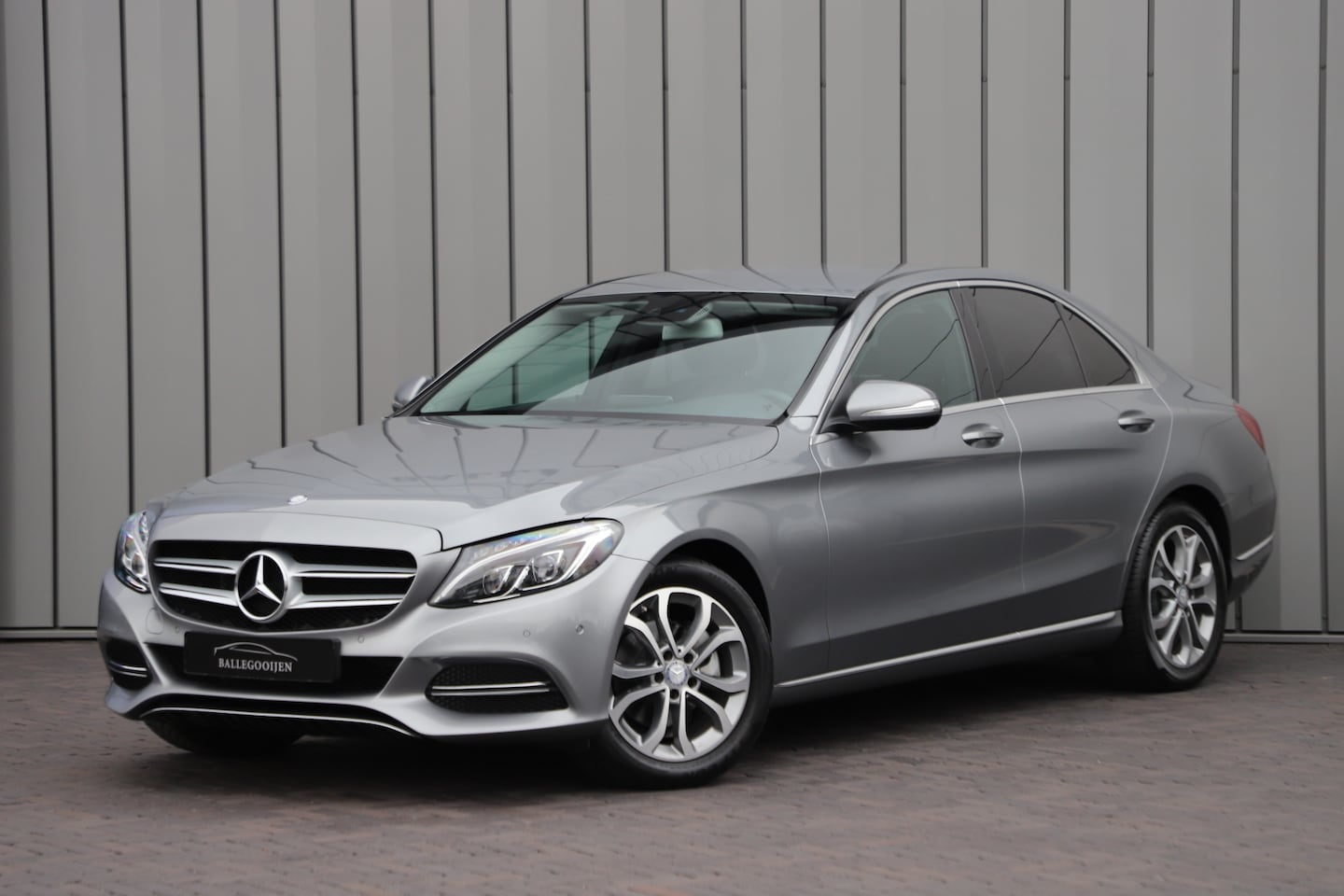 Mercedes-Benz C-klasse - 180 Prestige | 156PK | Sfeerverlichting | Burmester | ILS | Trekhaak | Stoelverwarming | C - AutoWereld.nl