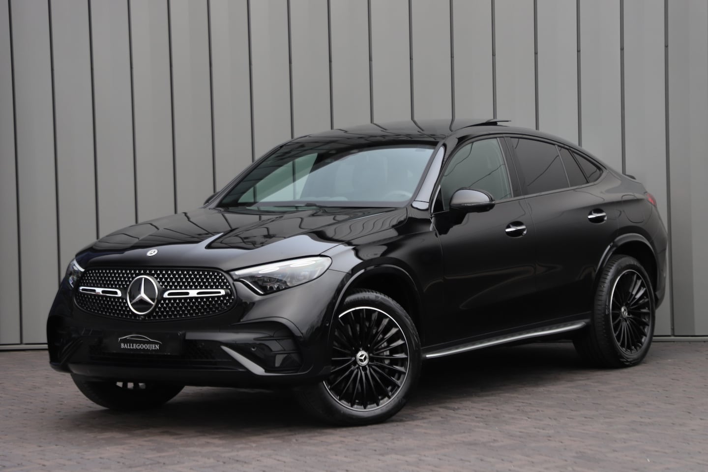Mercedes-Benz GLC-klasse Coupé - 300e AMG 4-Matic | 313PK | Pano | Keyless-go | Sfeerverlichting | Digital-light | Leder | - AutoWereld.nl